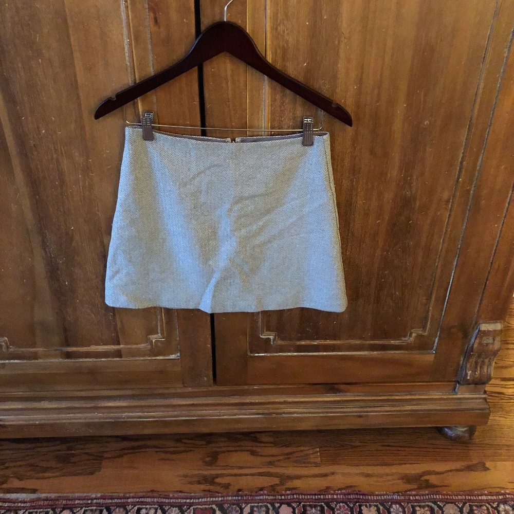 Aritizia miniskirt small chevron pattern size small
